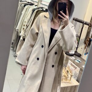 Manteau blanc à capuche